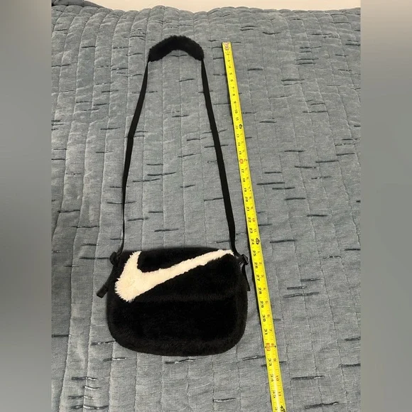 Nike Black and Cream Faux Fur Shoulder Bag - Picture 2 of 12